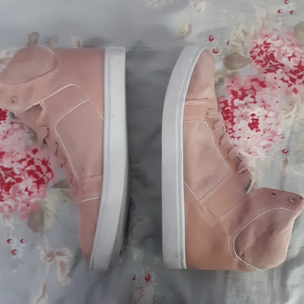 Shoes - Picture 2 of 3